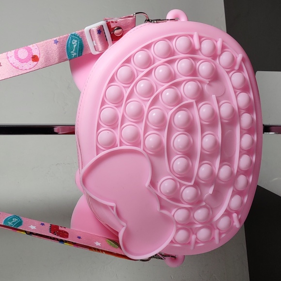 Hello Kitty Pink Silicone  Rubber" Pop-It" Purse - Picture 3 of 5